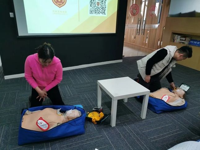 龙城救援开展队内红十字会新版心肺复苏培训